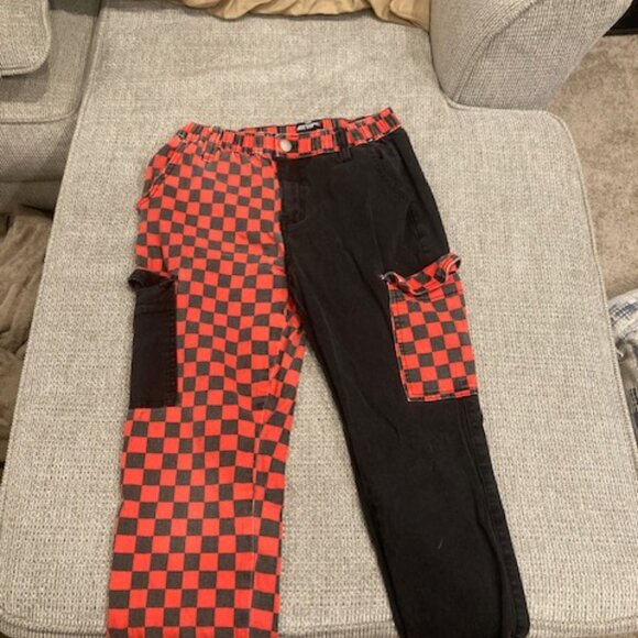 Red and Black Half checkered pants, with pockets - Picture 2 of 3